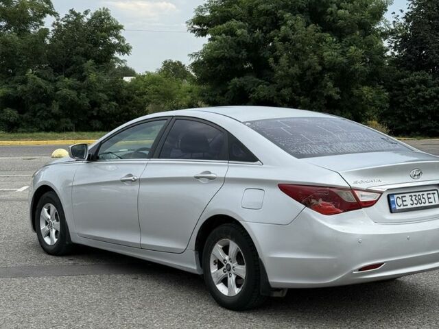 Серый Хендай Соната, объемом двигателя 2 л и пробегом 400 тыс. км за 5000 $, фото 1 на Automoto.ua