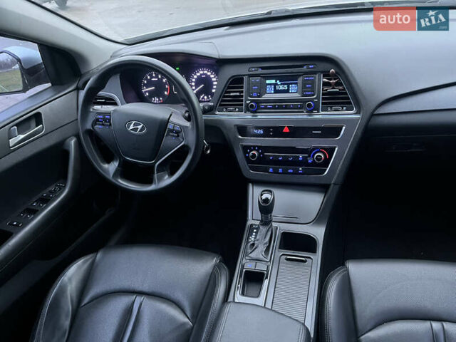 Серый Хендай Соната, объемом двигателя 2 л и пробегом 266 тыс. км за 8150 $, фото 9 на Automoto.ua