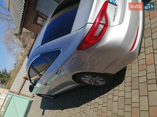 Сірий Хендай Соната, об'ємом двигуна 2 л та пробігом 335 тис. км за 9200 $, фото 21 на Automoto.ua