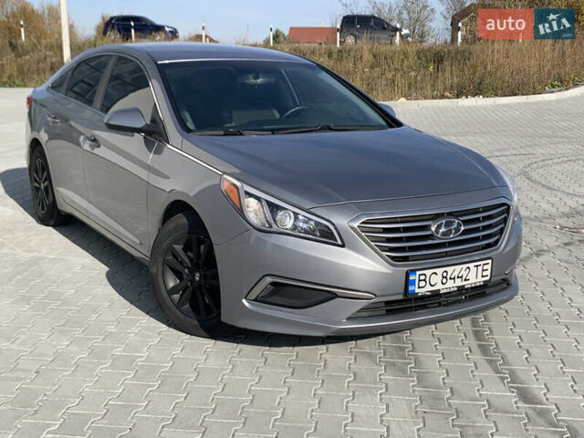 Серый Хендай Соната, объемом двигателя 2.36 л и пробегом 40 тыс. км за 11800 $, фото 2 на Automoto.ua