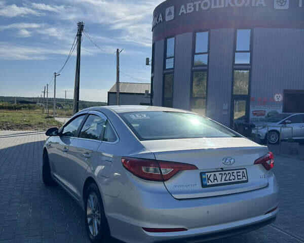 Сірий Хендай Соната, об'ємом двигуна 2 л та пробігом 273 тис. км за 8700 $, фото 4 на Automoto.ua