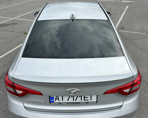 Сірий Хендай Соната, об'ємом двигуна 2.36 л та пробігом 170 тис. км за 9999 $, фото 12 на Automoto.ua