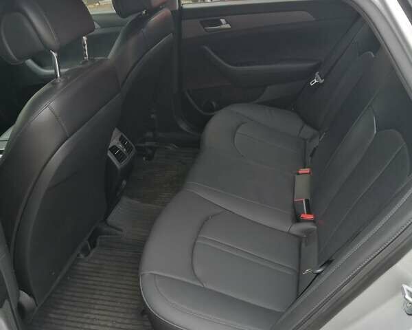 Хендай Соната 2015 в Чернигове на Automoto.ua Серый Хендай Соната, объемом двигателя 2 л и пробегом 253 тыс. км за 10000 $, фото 4 на Automoto.ua