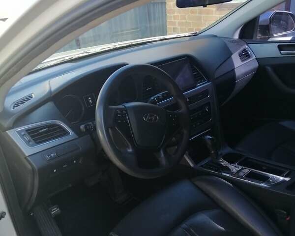 Сірий Хендай Соната, об'ємом двигуна 2 л та пробігом 335 тис. км за 9200 $, фото 5 на Automoto.ua