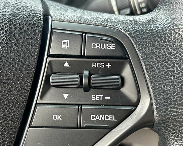 Сірий Хендай Соната, об'ємом двигуна 2.36 л та пробігом 170 тис. км за 9999 $, фото 20 на Automoto.ua