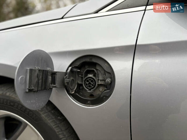 Сірий Хендай Соната, об'ємом двигуна 2 л та пробігом 200 тис. км за 13900 $, фото 15 на Automoto.ua