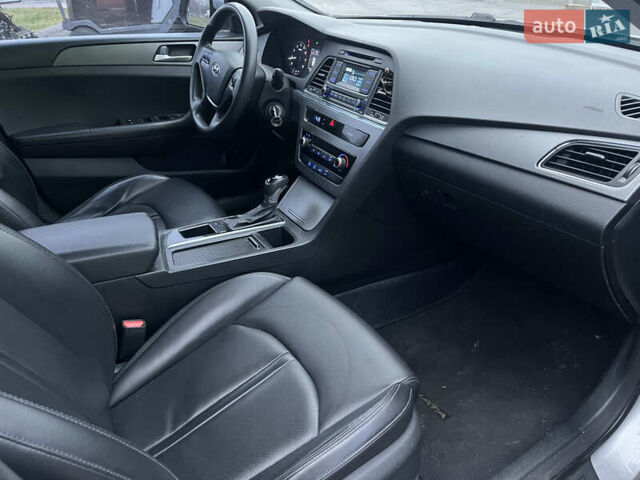 Серый Хендай Соната, объемом двигателя 2 л и пробегом 266 тыс. км за 8150 $, фото 12 на Automoto.ua