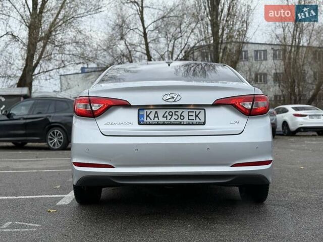 Сірий Хендай Соната, об'ємом двигуна 2 л та пробігом 275 тис. км за 8400 $, фото 13 на Automoto.ua