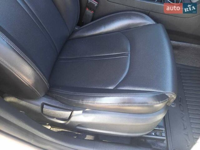 Сірий Хендай Соната, об'ємом двигуна 2 л та пробігом 231 тис. км за 8900 $, фото 18 на Automoto.ua