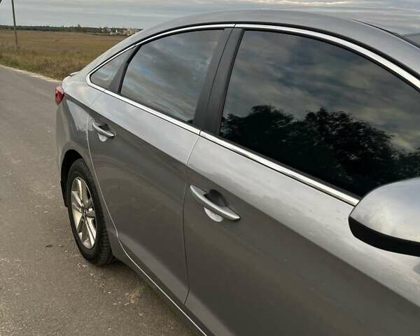 Сірий Хендай Соната, об'ємом двигуна 2.4 л та пробігом 184 тис. км за 10700 $, фото 40 на Automoto.ua