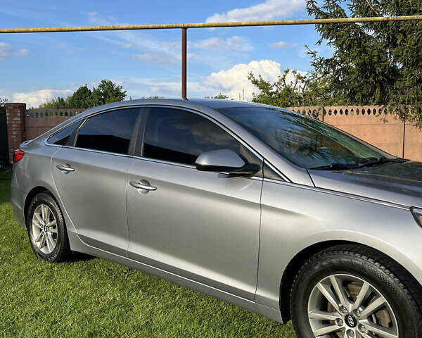 Серый Хендай Соната, объемом двигателя 2.36 л и пробегом 174 тыс. км за 10600 $, фото 35 на Automoto.ua