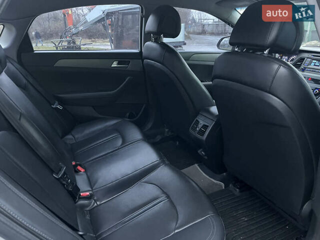 Серый Хендай Соната, объемом двигателя 2 л и пробегом 266 тыс. км за 8150 $, фото 14 на Automoto.ua