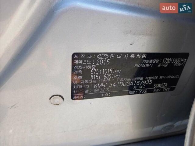 Сірий Хендай Соната, об'ємом двигуна 2 л та пробігом 231 тис. км за 8900 $, фото 23 на Automoto.ua