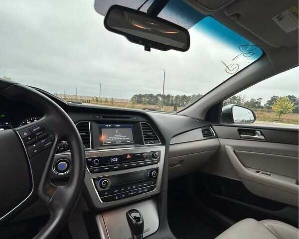 Серый Хендай Соната, объемом двигателя 2.36 л и пробегом 140 тыс. км за 14200 $, фото 14 на Automoto.ua