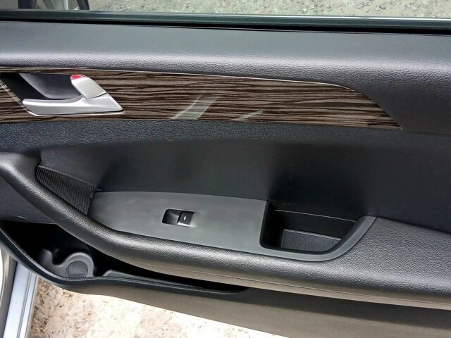 Сірий Хендай Соната, об'ємом двигуна 2 л та пробігом 61 тис. км за 15000 $, фото 14 на Automoto.ua