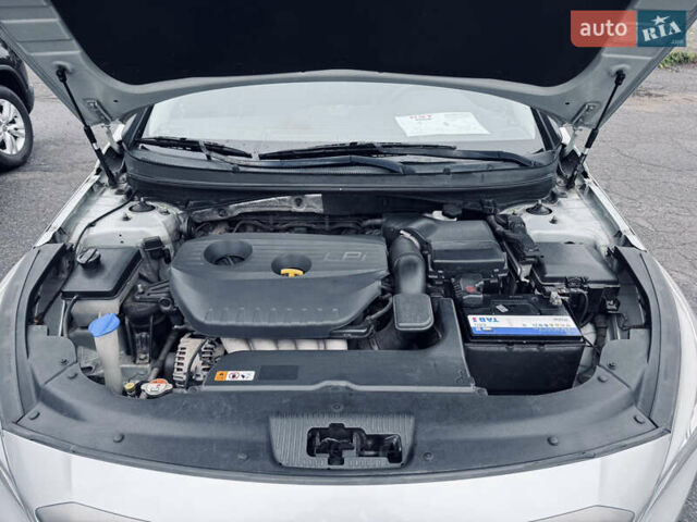 Сірий Хендай Соната, об'ємом двигуна 2 л та пробігом 169 тис. км за 11300 $, фото 22 на Automoto.ua