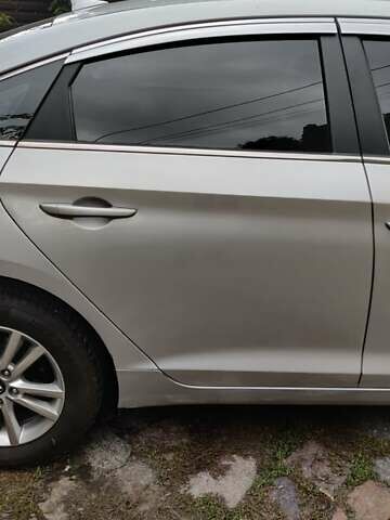 Сірий Хендай Соната, об'ємом двигуна 2 л та пробігом 186 тис. км за 10500 $, фото 15 на Automoto.ua