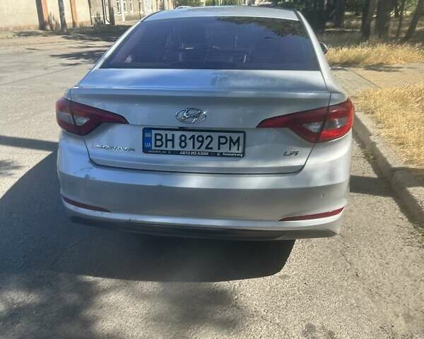 Серый Хендай Соната, объемом двигателя 2 л и пробегом 221 тыс. км за 8900 $, фото 6 на Automoto.ua