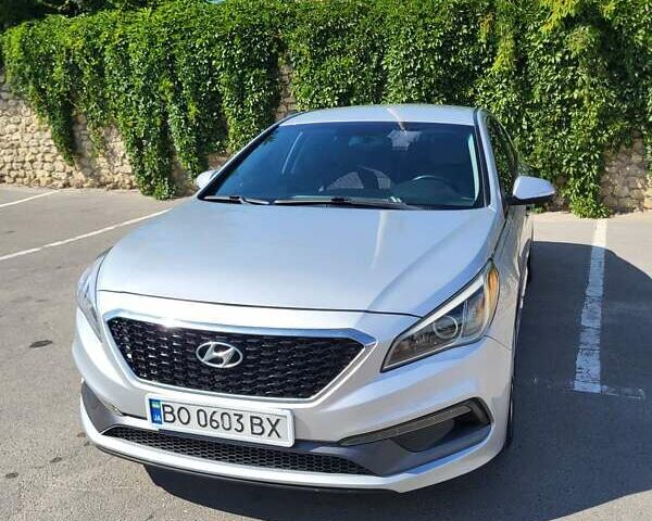 Серый Хендай Соната, объемом двигателя 2.36 л и пробегом 210 тыс. км за 11000 $, фото 14 на Automoto.ua