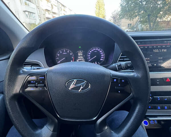 Хендай Соната 2015 в Киеве на Automoto.ua Серый Хендай Соната, объемом двигателя 2 л и пробегом 498 тыс. км за 8600 $, фото 10 на Automoto.ua