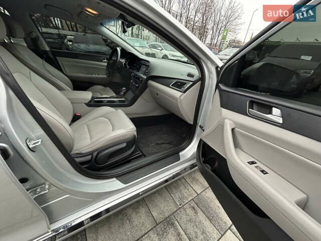 Серый Хендай Соната, объемом двигателя 2.36 л и пробегом 110 тыс. км за 9999 $, фото 29 на Automoto.ua