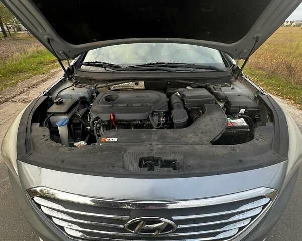 Сірий Хендай Соната, об'ємом двигуна 2.4 л та пробігом 184 тис. км за 10700 $, фото 60 на Automoto.ua