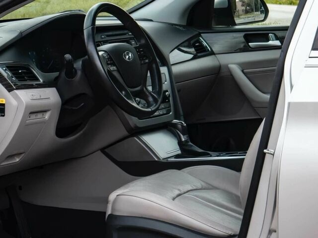 Серый Хендай Соната, объемом двигателя 2.4 л и пробегом 76 тыс. км за 5700 $, фото 7 на Automoto.ua