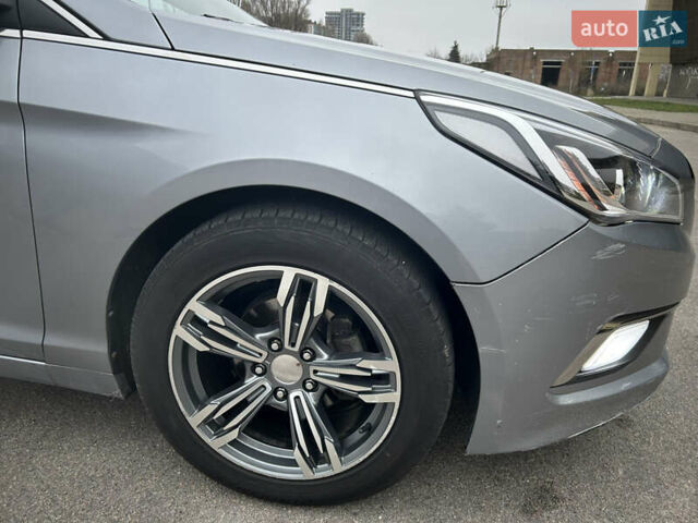Сірий Хендай Соната, об'ємом двигуна 2 л та пробігом 174 тис. км за 11700 $, фото 25 на Automoto.ua