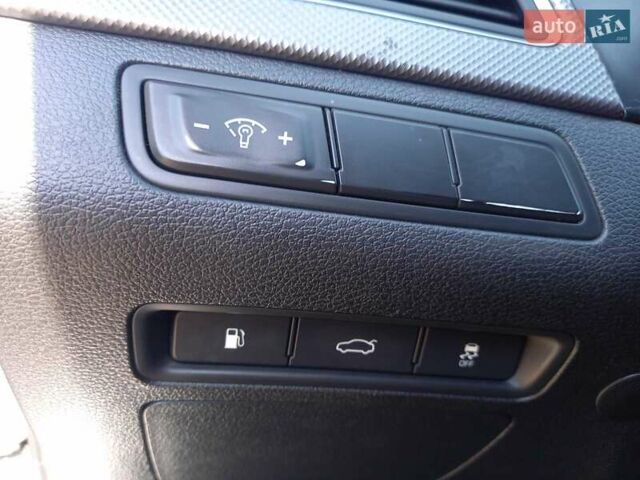 Серый Хендай Соната, объемом двигателя 2 л и пробегом 231 тыс. км за 9100 $, фото 28 на Automoto.ua