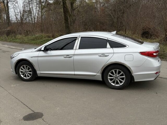 Сірий Хендай Соната, об'ємом двигуна 2 л та пробігом 385 тис. км за 9000 $, фото 1 на Automoto.ua