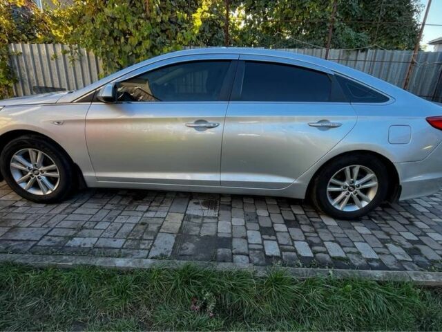 Серый Хендай Соната, объемом двигателя 2 л и пробегом 670 тыс. км за 7500 $, фото 3 на Automoto.ua