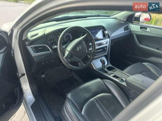 Серый Хендай Соната, объемом двигателя 2 л и пробегом 332 тыс. км за 8700 $, фото 3 на Automoto.ua