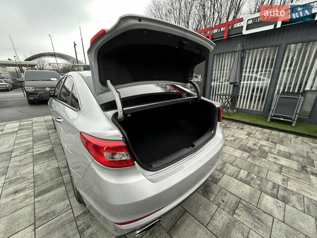 Серый Хендай Соната, объемом двигателя 2.36 л и пробегом 110 тыс. км за 9999 $, фото 32 на Automoto.ua