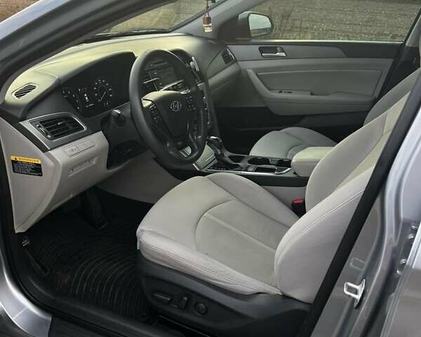 Сірий Хендай Соната, об'ємом двигуна 2.4 л та пробігом 184 тис. км за 10700 $, фото 23 на Automoto.ua