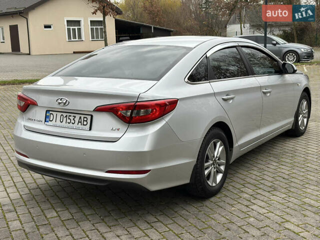 Серый Хендай Соната, объемом двигателя 2 л и пробегом 264 тыс. км за 7999 $, фото 5 на Automoto.ua