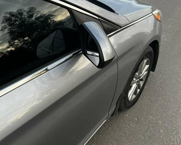 Сірий Хендай Соната, об'ємом двигуна 2.4 л та пробігом 184 тис. км за 10700 $, фото 63 на Automoto.ua