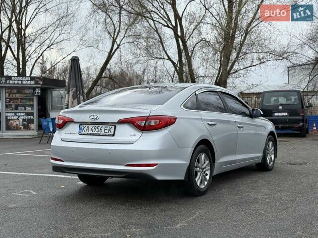 Сірий Хендай Соната, об'ємом двигуна 2 л та пробігом 275 тис. км за 8400 $, фото 11 на Automoto.ua