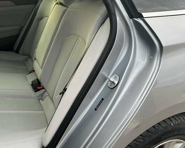 Серый Хендай Соната, объемом двигателя 2.4 л и пробегом 185 тыс. км за 9600 $, фото 28 на Automoto.ua