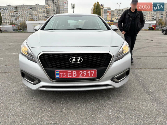 Хендай Соната 2015 в Харькове на Automoto.ua Серый Хендай Соната, объемом двигателя 2 л и пробегом 114 тыс. км за 14200 $, фото 25 на Automoto.ua