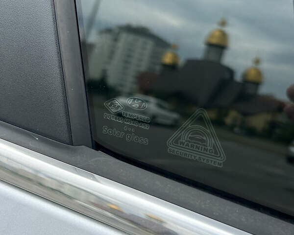 Сірий Хендай Соната, об'ємом двигуна 2.36 л та пробігом 170 тис. км за 9999 $, фото 32 на Automoto.ua