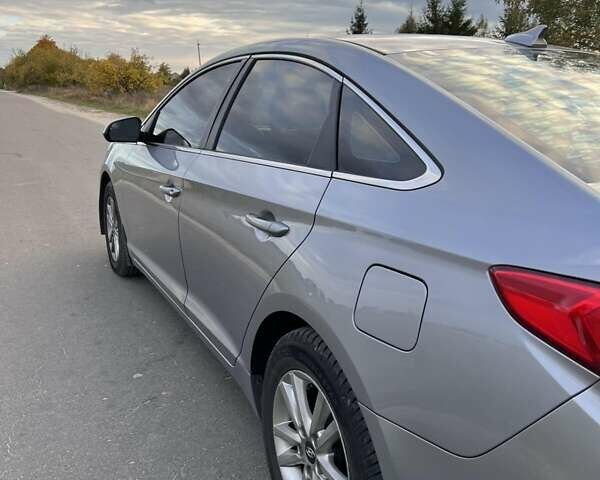 Сірий Хендай Соната, об'ємом двигуна 2.4 л та пробігом 184 тис. км за 10700 $, фото 24 на Automoto.ua