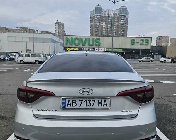 Сірий Хендай Соната, об'ємом двигуна 2.36 л та пробігом 220 тис. км за 8999 $, фото 14 на Automoto.ua