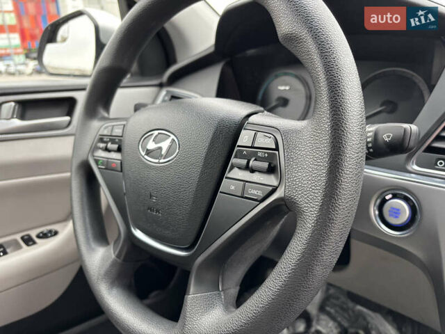 Хендай Соната 2015 в Харькове на Automoto.ua Серый Хендай Соната, объемом двигателя 2 л и пробегом 114 тыс. км за 14200 $, фото 13 на Automoto.ua
