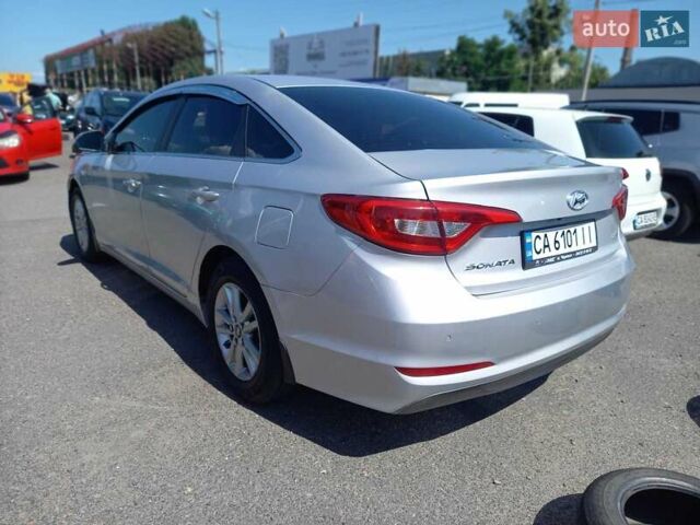 Серый Хендай Соната, объемом двигателя 2 л и пробегом 231 тыс. км за 19500 $, фото 5 на Automoto.ua