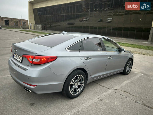 Сірий Хендай Соната, об'ємом двигуна 2 л та пробігом 174 тис. км за 11700 $, фото 5 на Automoto.ua