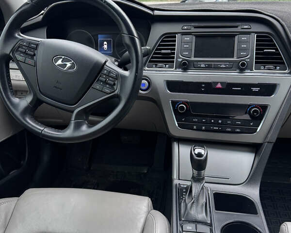 Хендай Соната 2015 в Киеве на Automoto.ua Серый Хендай Соната, объемом двигателя 2.36 л и пробегом 160 тыс. км за 10000 $, фото 18 на Automoto.ua