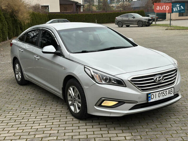 Серый Хендай Соната, объемом двигателя 2 л и пробегом 264 тыс. км за 7999 $, фото 2 на Automoto.ua