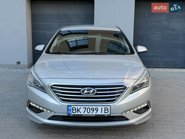 Серый Хендай Соната, объемом двигателя 2.4 л и пробегом 146 тыс. км за 9200 $, фото 1 на Automoto.ua