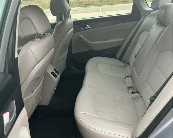 Серый Хендай Соната, объемом двигателя 2.36 л и пробегом 140 тыс. км за 14200 $, фото 12 на Automoto.ua