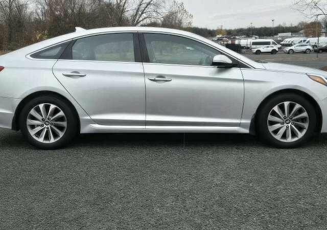 Сірий Хендай Соната, об'ємом двигуна 2.4 л та пробігом 123 тис. км за 6100 $, фото 5 на Automoto.ua